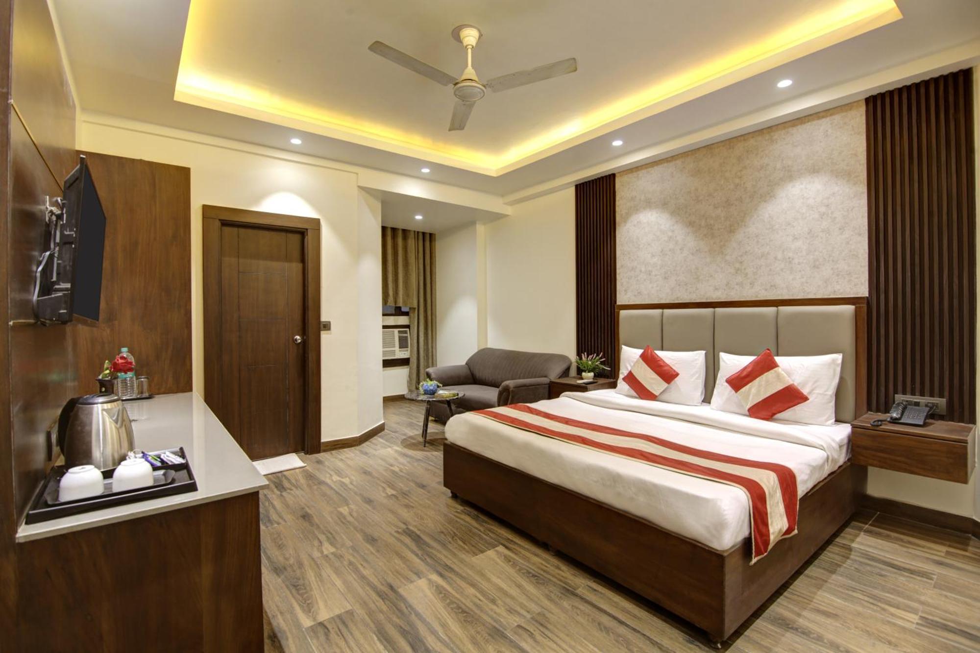 Hotel Kashish Plaza - 5 Mins From Metro Station Delhi  Exterior photo