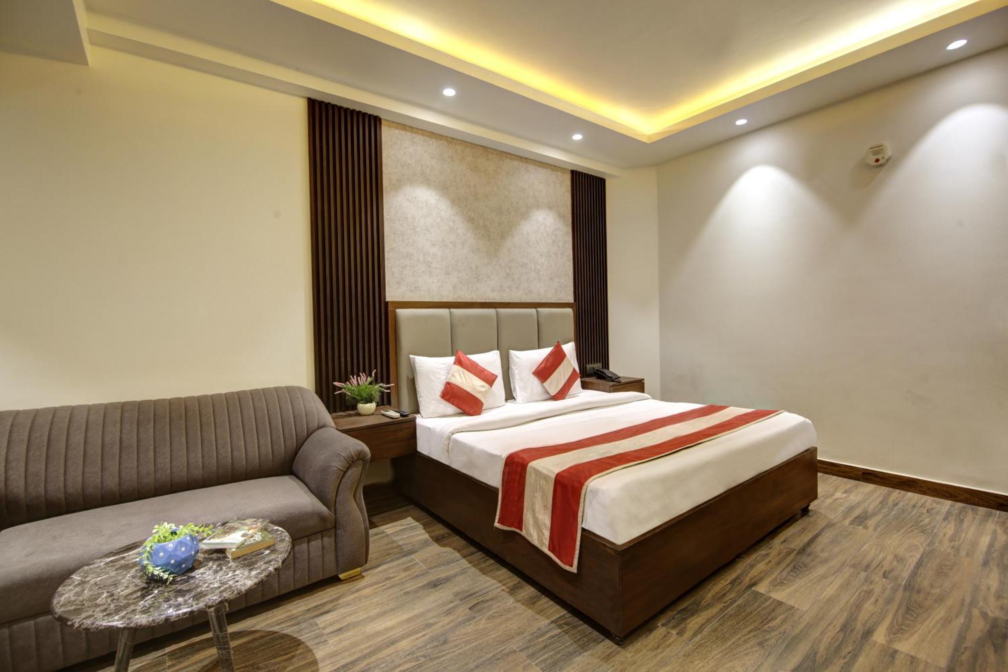 Hotel Kashish Plaza - 5 Mins From Metro Station Delhi  Exterior photo