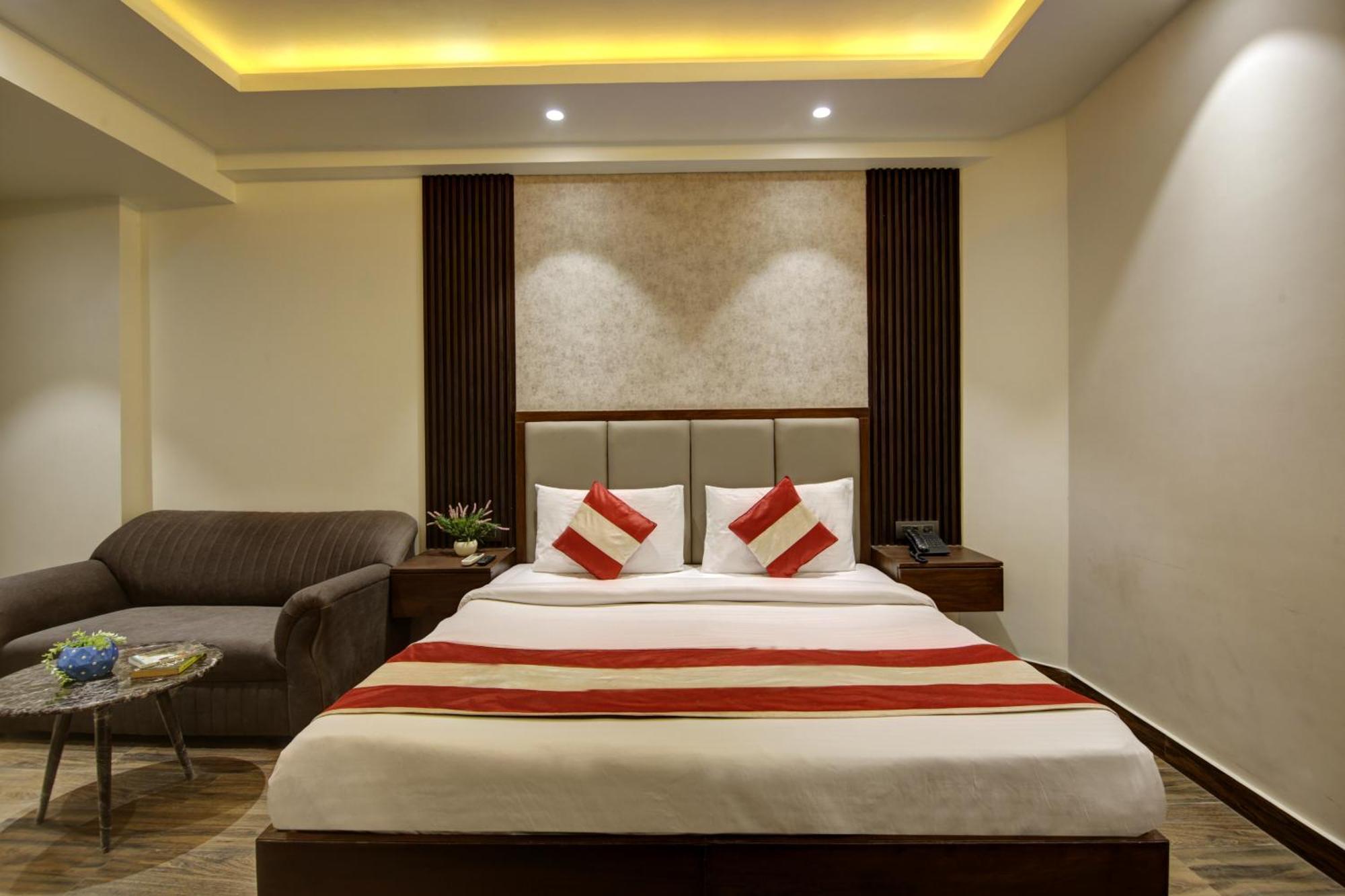 Hotel Kashish Plaza - 5 Mins From Metro Station Delhi  Exterior photo