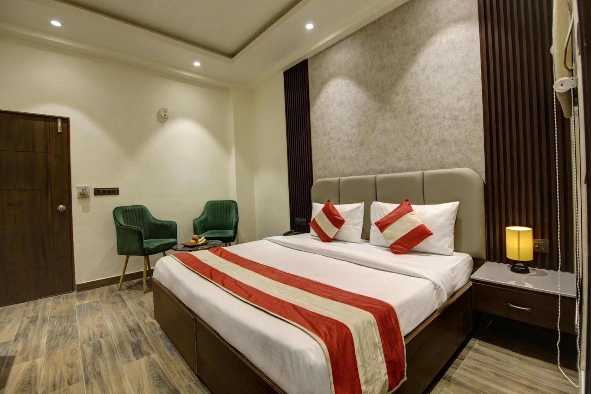 Hotel Kashish Plaza - 5 Mins From Metro Station Delhi  Exterior photo