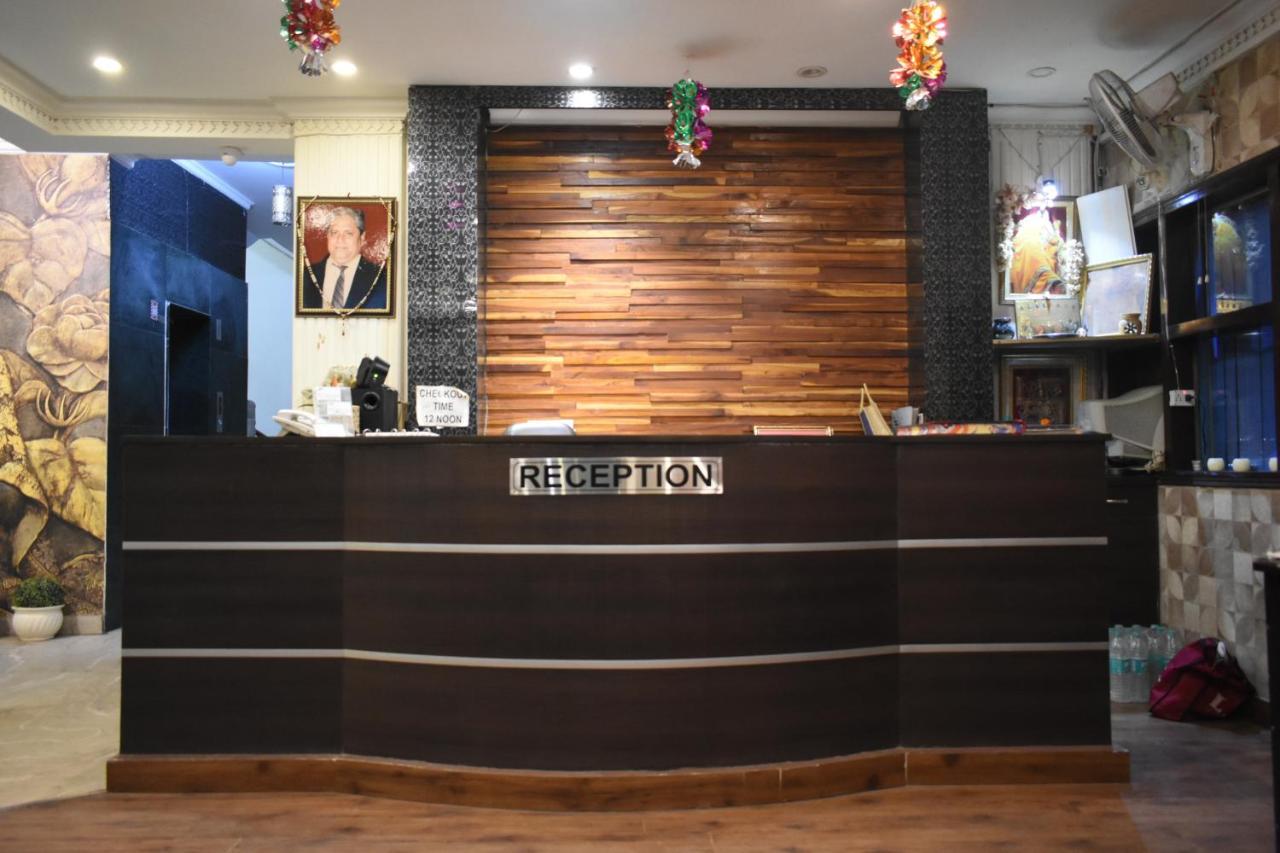 Hotel Kashish Plaza - 5 Mins From Metro Station Delhi  Exterior photo