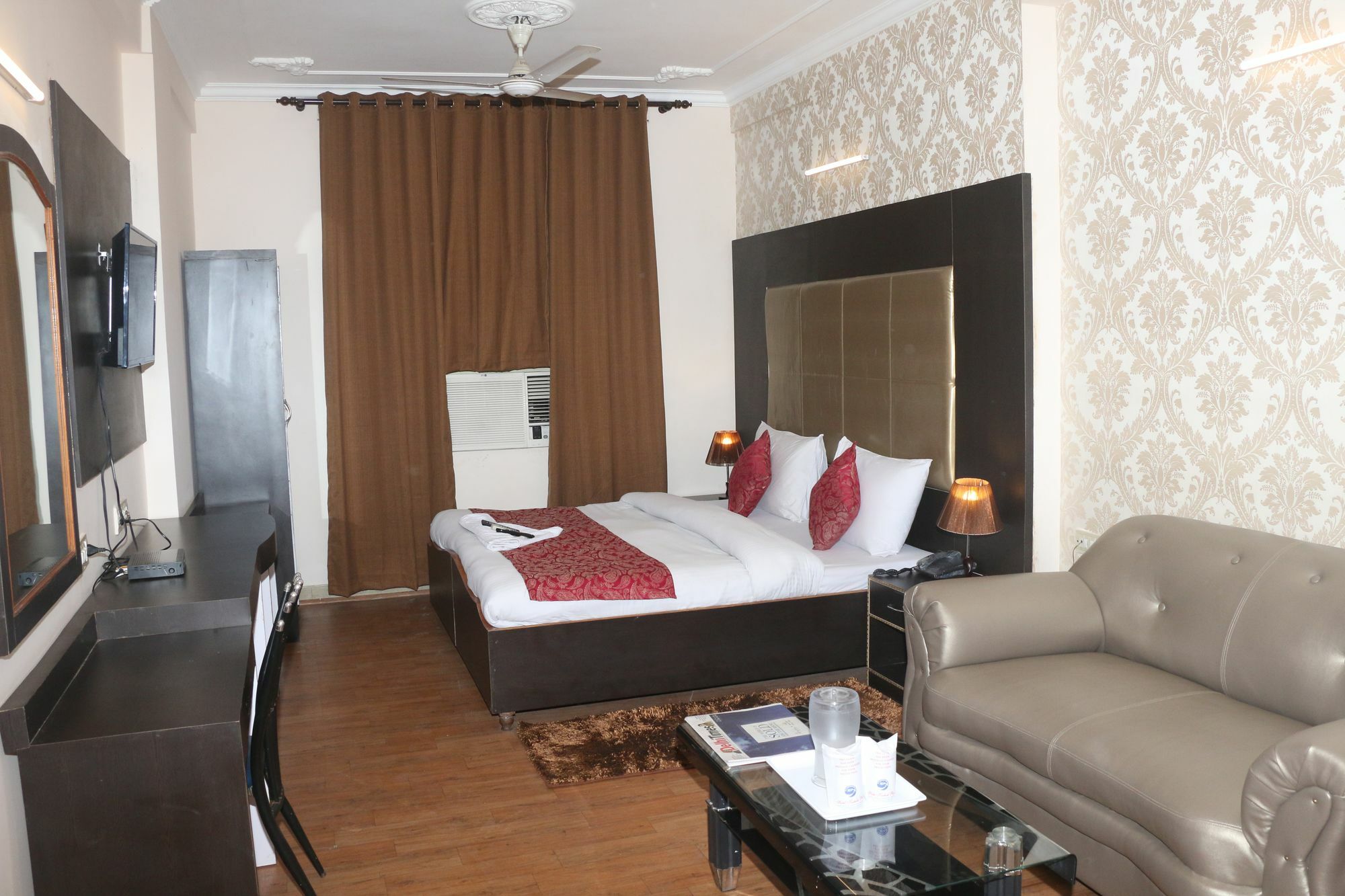 Hotel Kashish Plaza - 5 Mins From Metro Station Delhi  Exterior photo